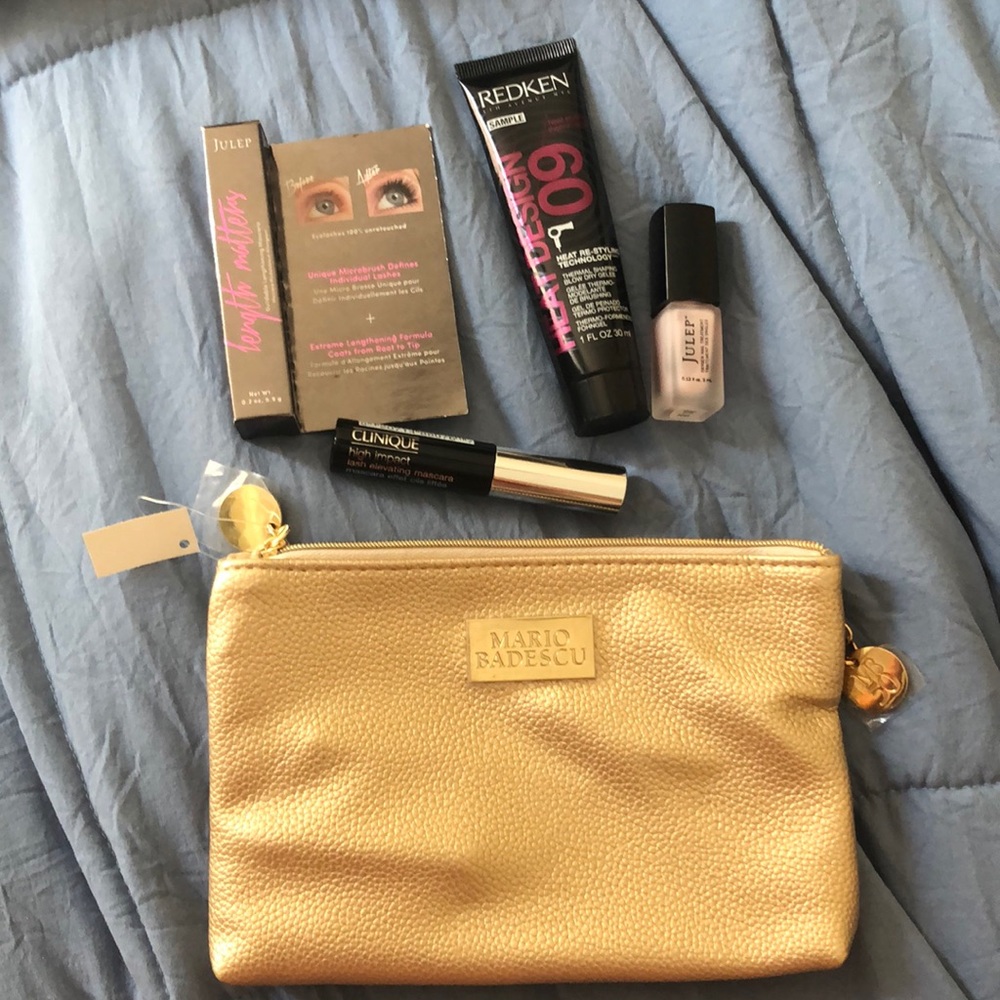 Mario badescu small cosmetic bag with new samples